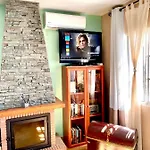 Cozy In With Chimney Appartement Benajarafe